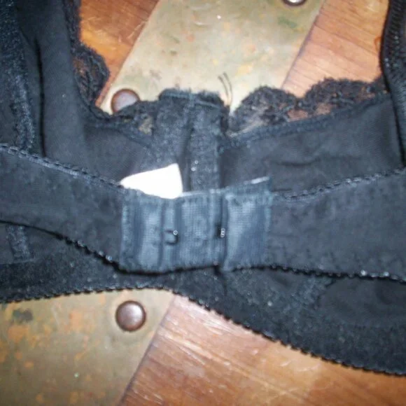 Black Lace Sexy Mysterious Lightly Lined Feminine Underwire Bra Rene Rofe 34B - Picture 4 of 11